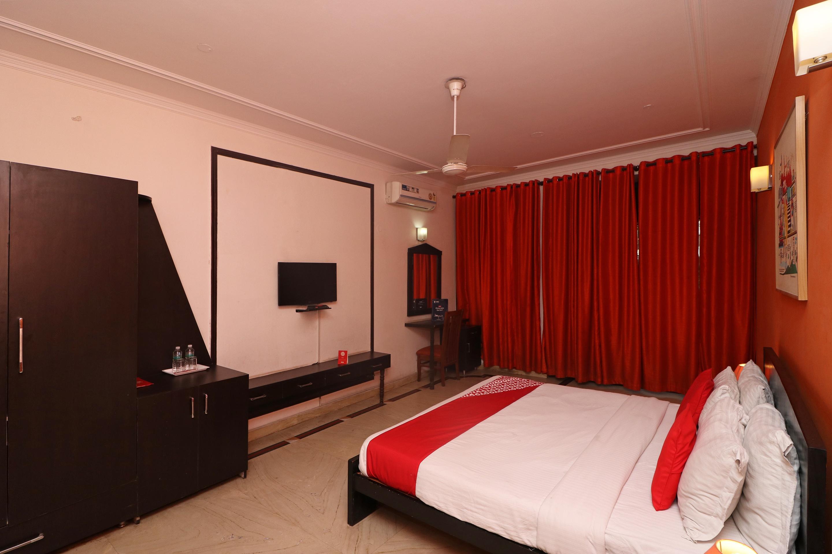 Super Hotel O Hare Rama Guest House Нью-Дели Экстерьер фото