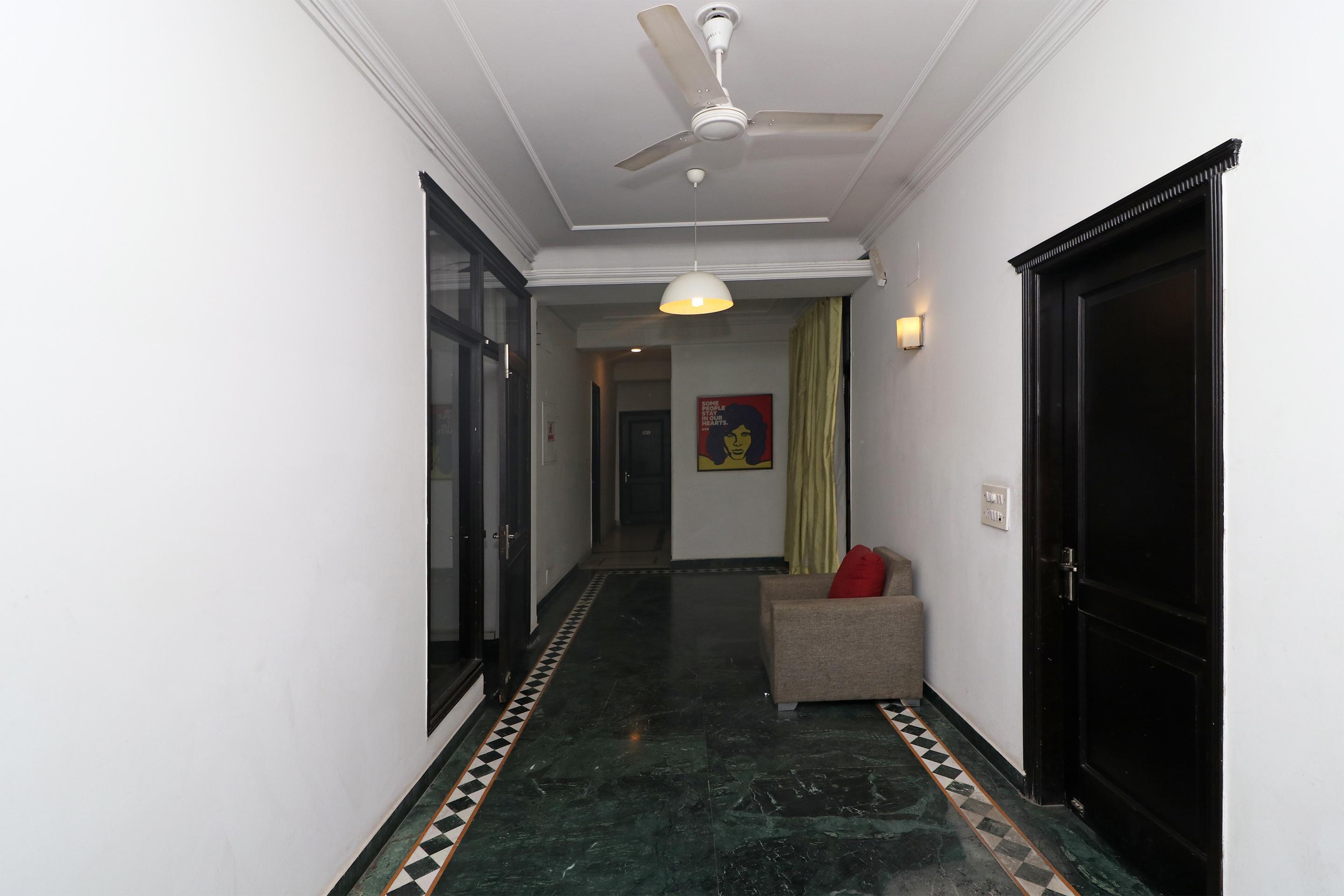 Super Hotel O Hare Rama Guest House Нью-Дели Экстерьер фото