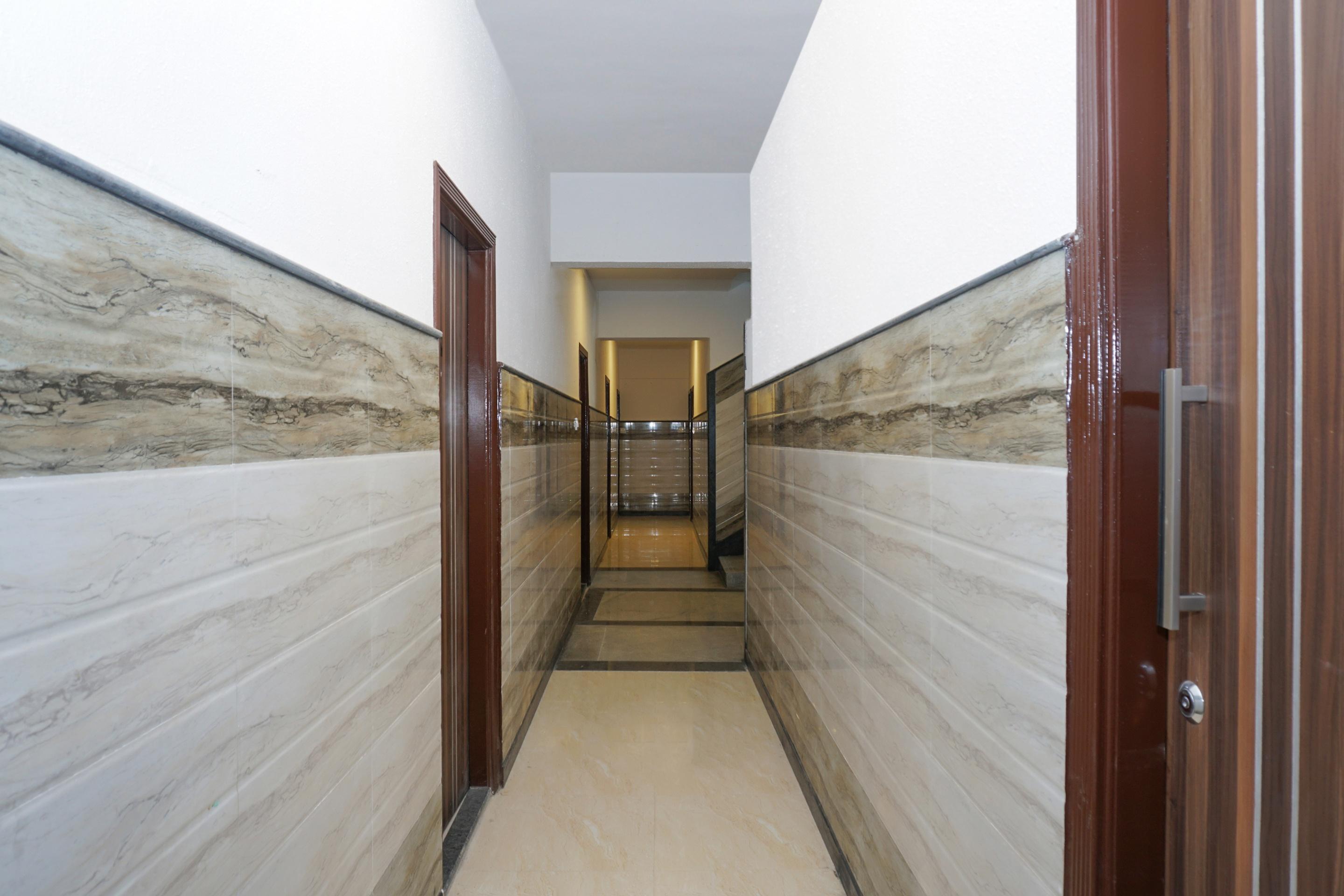 Super Hotel O Hare Rama Guest House Нью-Дели Экстерьер фото
