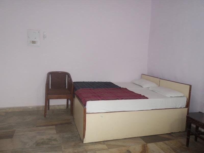 Super Hotel O Hare Rama Guest House Нью-Дели Экстерьер фото